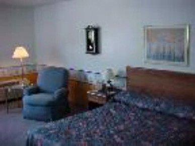 Klopfenstein Inn And Suites Fort Wayne Room photo